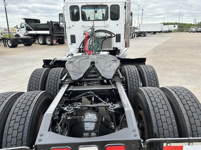 2020 Peterbilt 567-13
