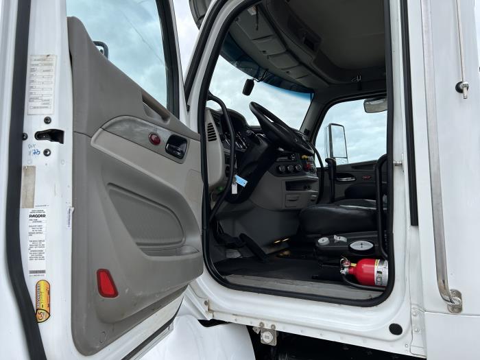 2020 Peterbilt 567-24