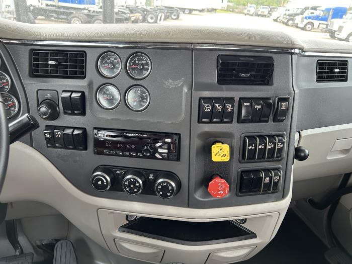 2020 Peterbilt 567-30