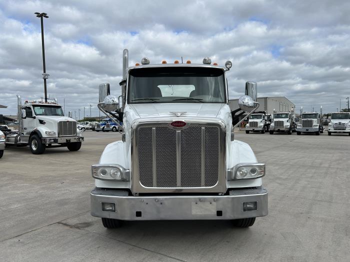 2020 Peterbilt 567-8