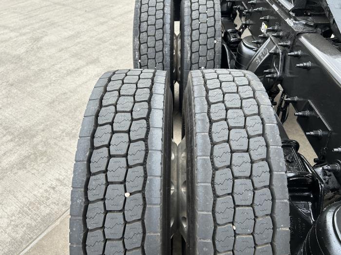 2020 Peterbilt 567-12