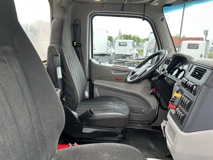 2020 Peterbilt 567-23