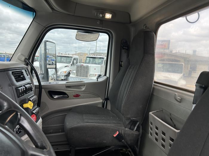 2020 Peterbilt 567-25