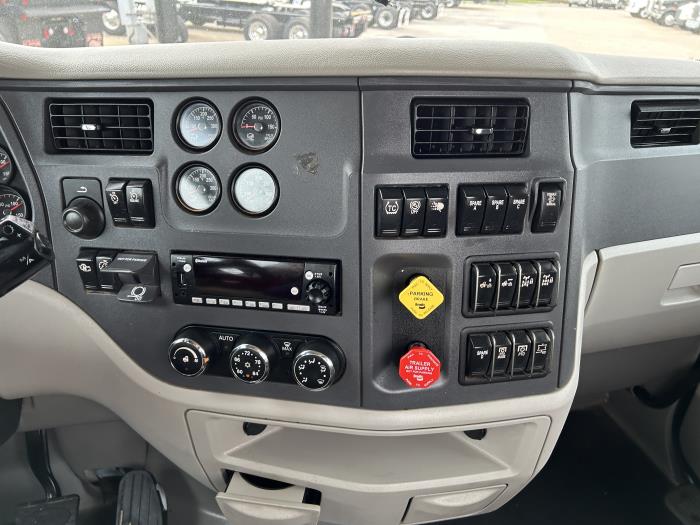 2020 Peterbilt 567-29
