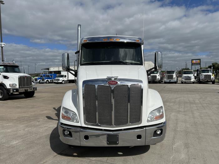 2020 Peterbilt 579-8