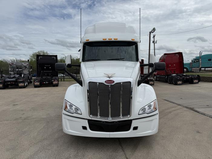 2023 Peterbilt 579-2