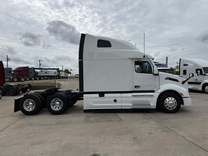 2023 Peterbilt 579-3