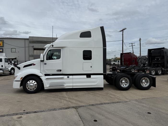 2023 Peterbilt 579-4