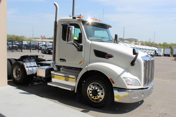 2020 Peterbilt 579-8