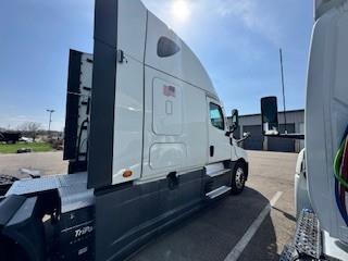 2021 Freightliner Cascadia-4