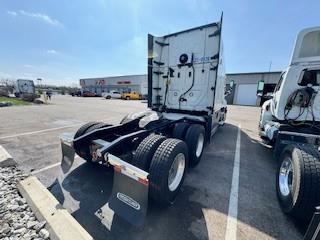2021 Freightliner Cascadia-6