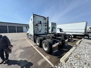 2021 Freightliner Cascadia-8