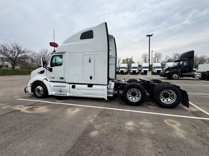 2022 Peterbilt 579-2