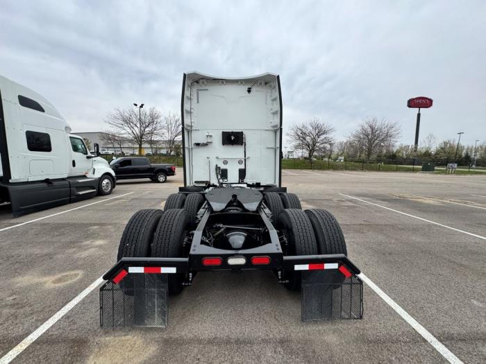 2022 Peterbilt 579-4