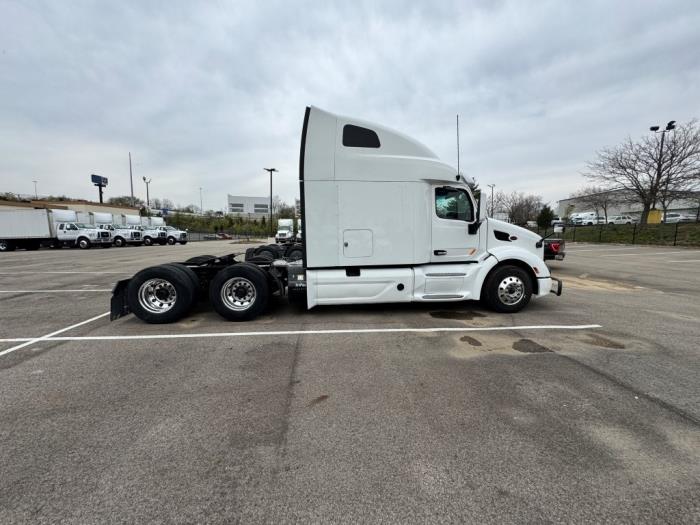 2022 Peterbilt 579-6