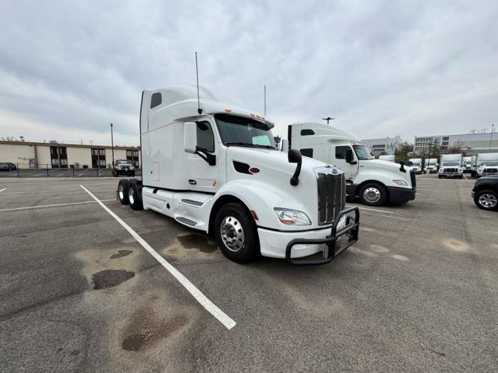 2022 Peterbilt 579-10
