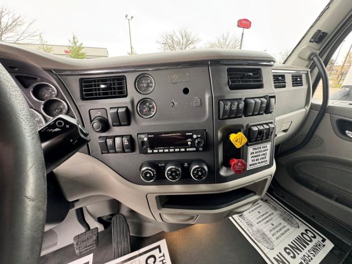2022 Peterbilt 579-18