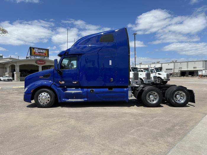 2022 Peterbilt 579-2