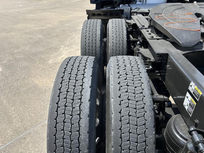 2022 Peterbilt 579-13