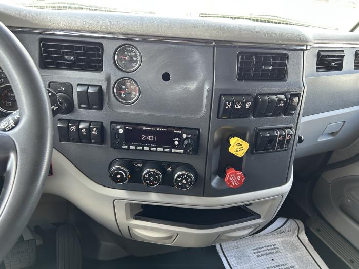 2022 Peterbilt 579-35