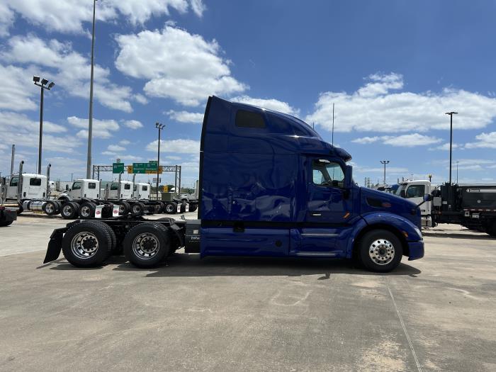 2022 Peterbilt 579-6