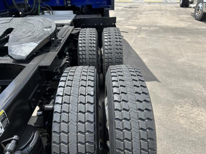 2022 Peterbilt 579-12