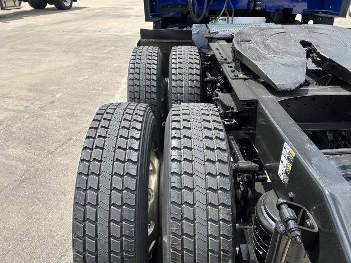 2022 Peterbilt 579-13