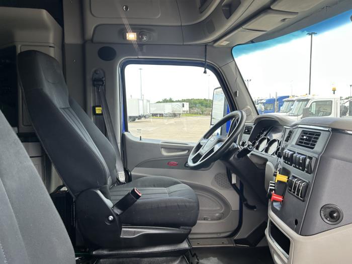 2022 Peterbilt 579-24