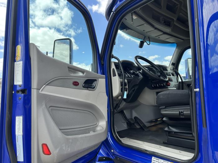 2022 Peterbilt 579-25