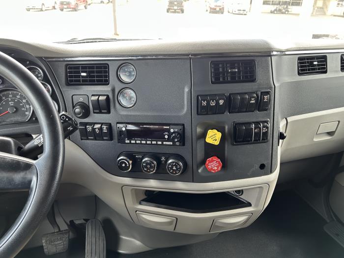 2022 Peterbilt 579-36