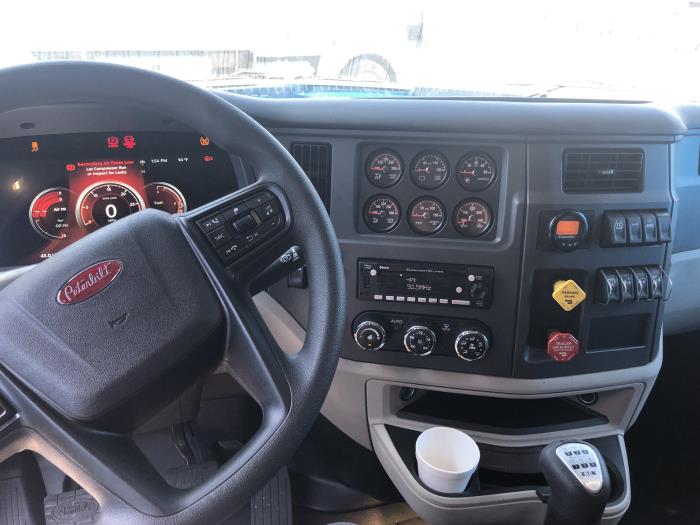 2024 Peterbilt 579-8