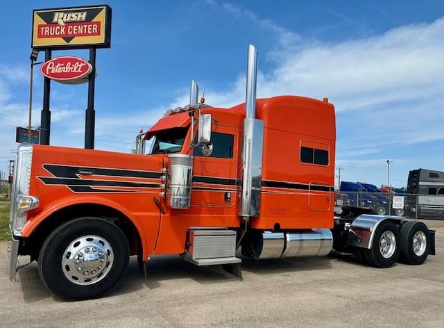2023 Peterbilt 389-3