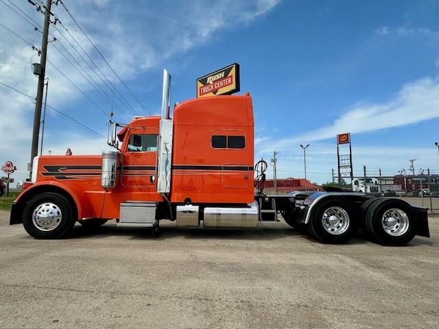 2023 Peterbilt 389-5