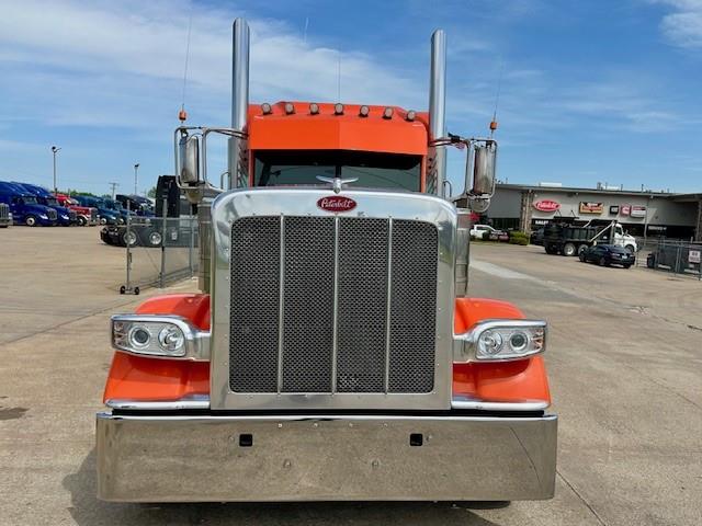 2023 Peterbilt 389-11