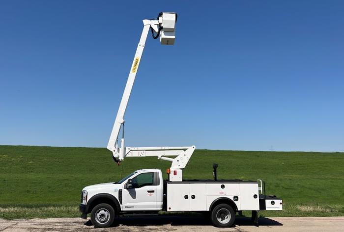2024 Ford F-600-2