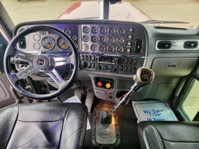 2021 Peterbilt 389-9