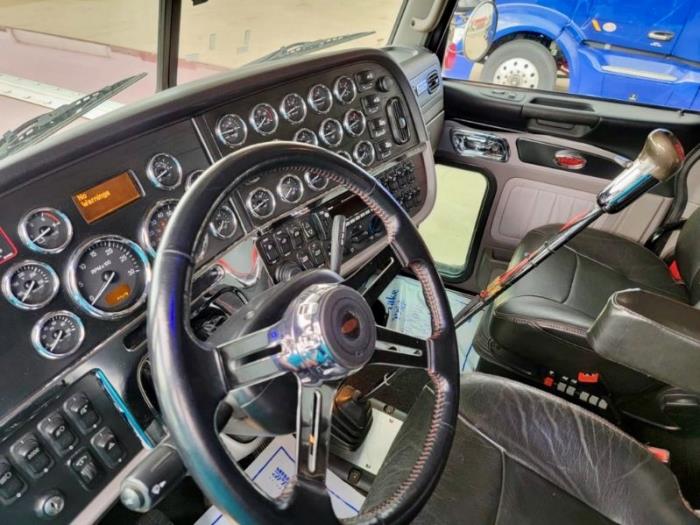 2021 Peterbilt 389-10
