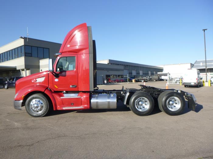 2022 Peterbilt 579-4