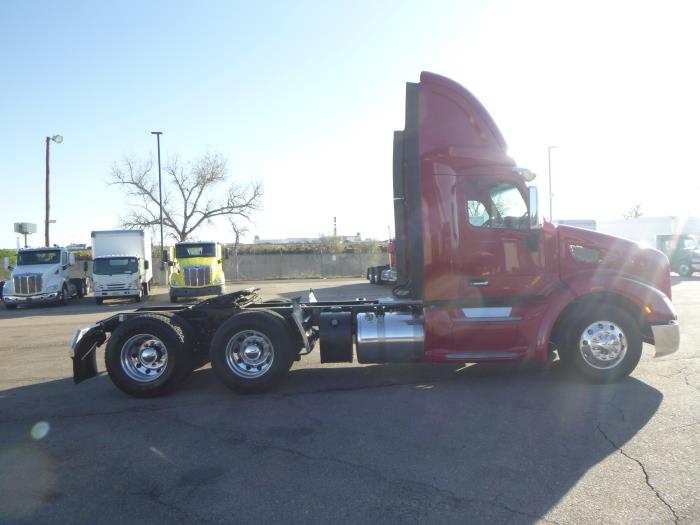 2022 Peterbilt 579-8