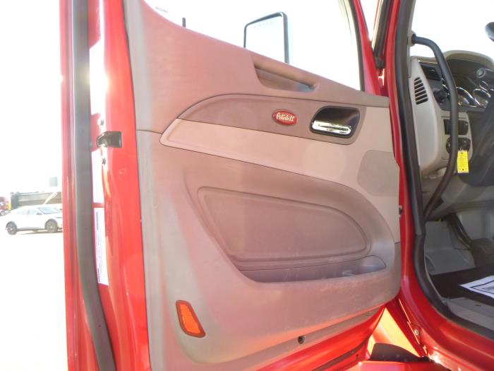 2022 Peterbilt 579-15