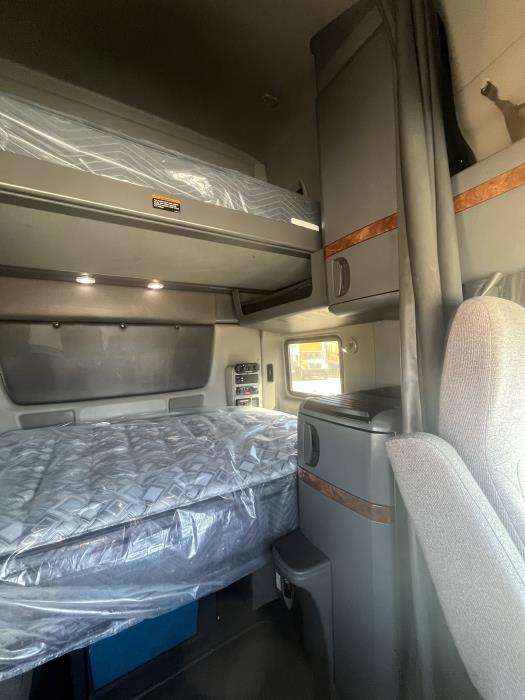 2021 International LT625-11