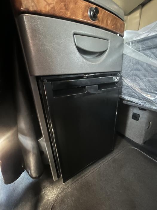 2021 International LT625-14