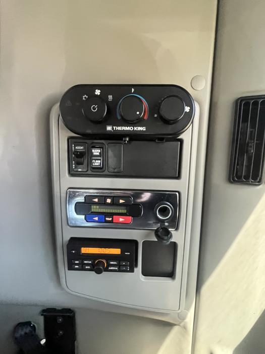 2021 International LT625-14