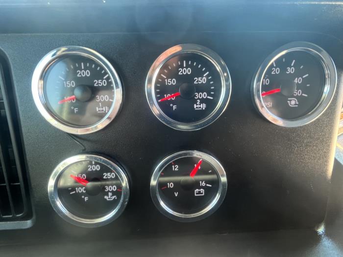 2021 International LT625-16