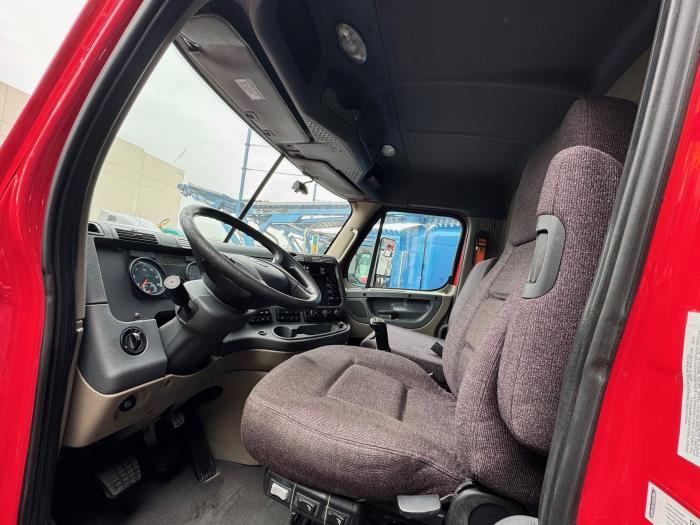 2017 Freightliner Cascadia-5