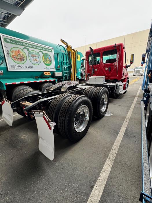 2017 Freightliner Cascadia-3