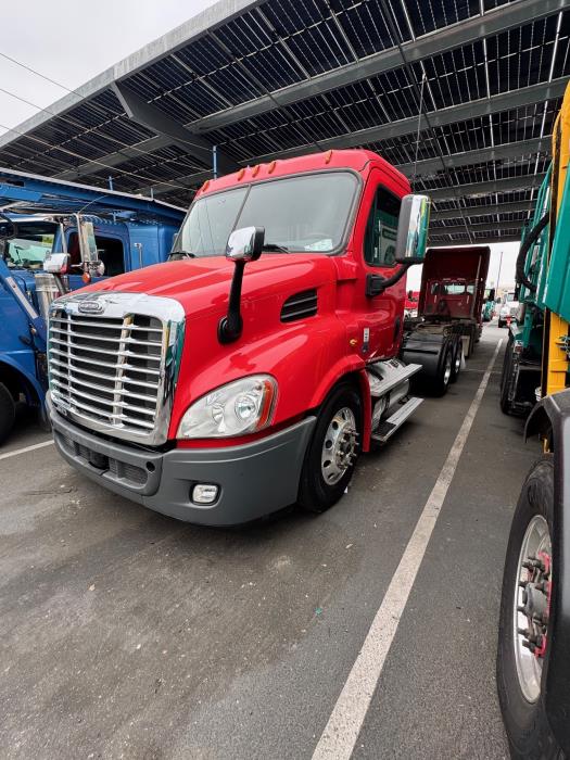 2017 Freightliner Cascadia-1