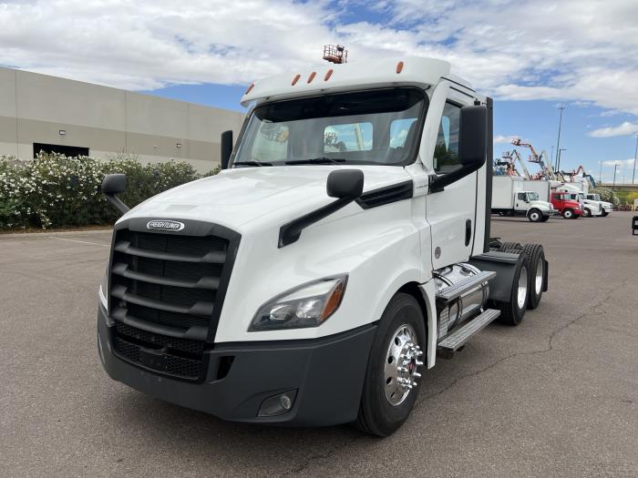 2022 Freightliner Cascadia-1