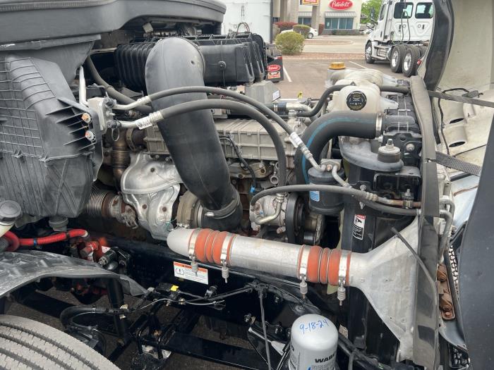 2022 Freightliner Cascadia-6