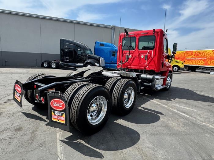 2016 Freightliner Cascadia-5